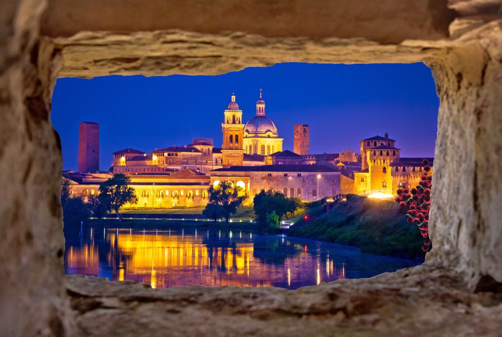 Mantova: un viaggio tra i suoi monumenti più celebri - Tour Audioguidato