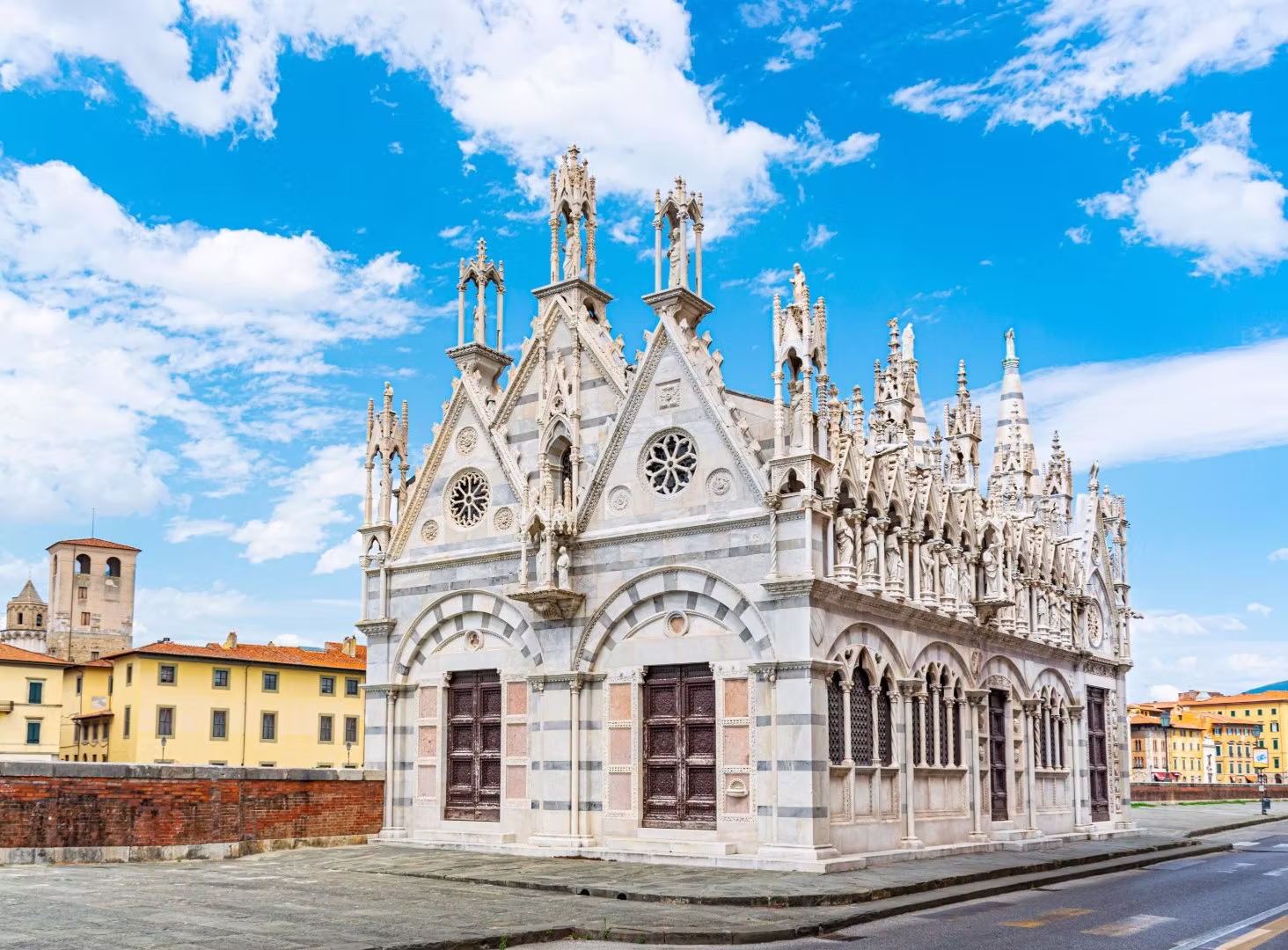 Chiesa di Santa Maria della Spina: capolavoro sul Lungarno - Tour Audioguidato