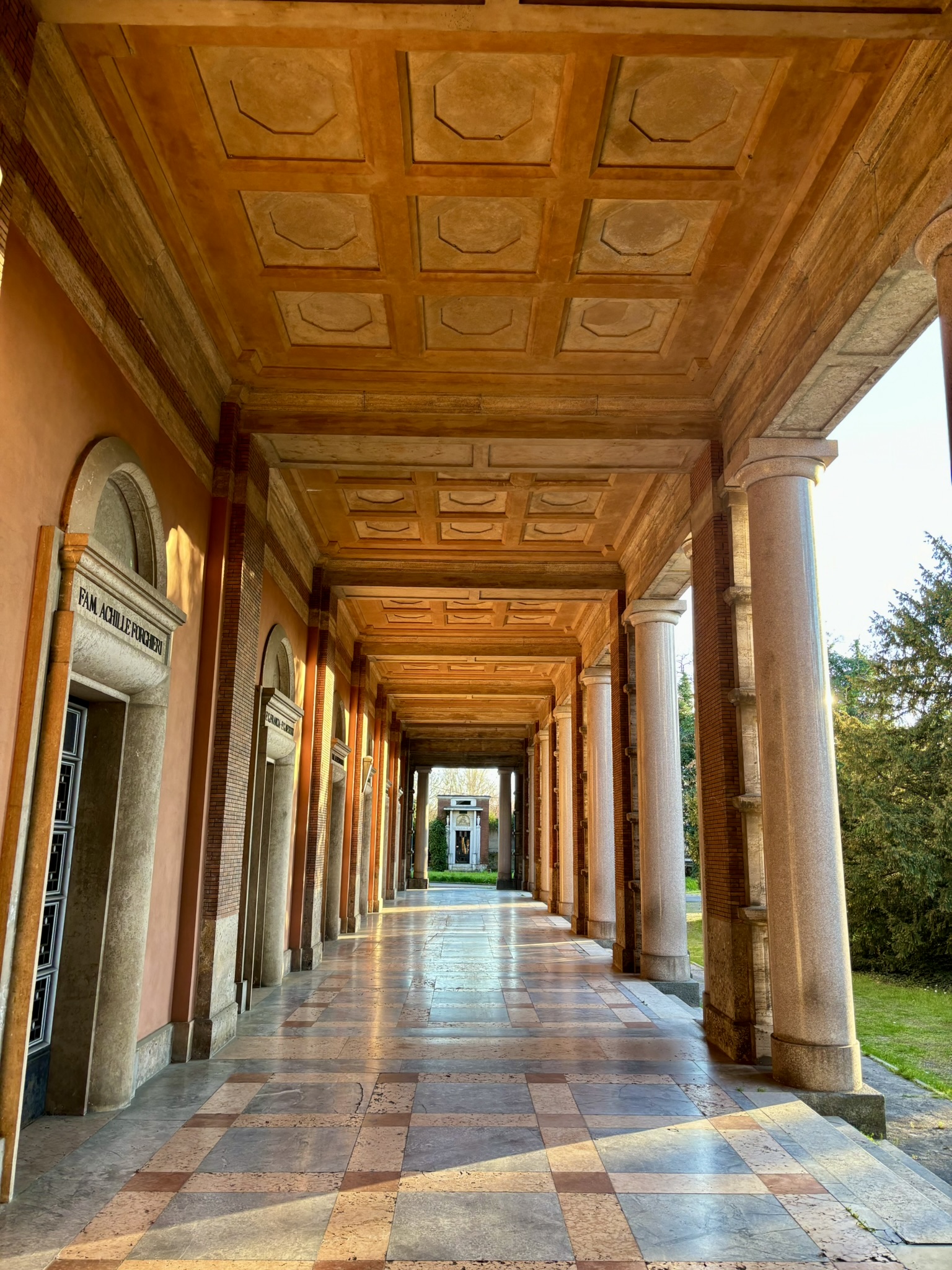 Visita al Cimitero Monumentale di Reggio Emilia: tra Curiosità, Segreti e Storie Noire