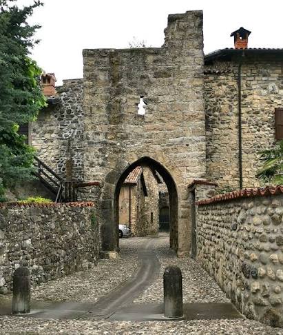 DAME E CAVALIERI: Visita al borgo medievale di Castel Trebecco e della Chiesa di S. Fermo a Credaro