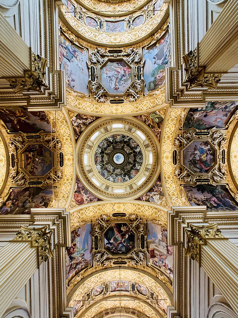 Oro, Incenso e Mirra: lo scrigno dorato della Basilica della Ghiara