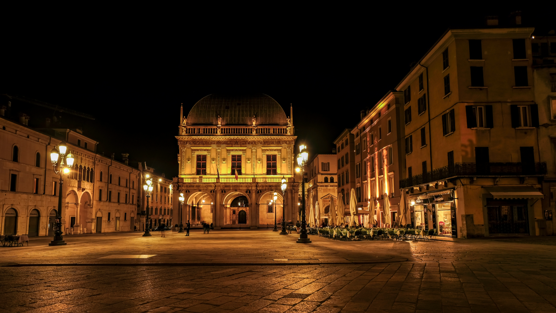 Brescia Proibita: alla scoperta della storia osè della città