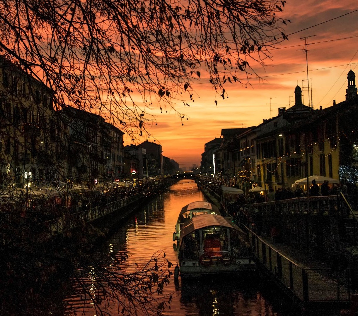 Navigli Curiosi: Storie e Misteri sul Filo dell’Acqua
