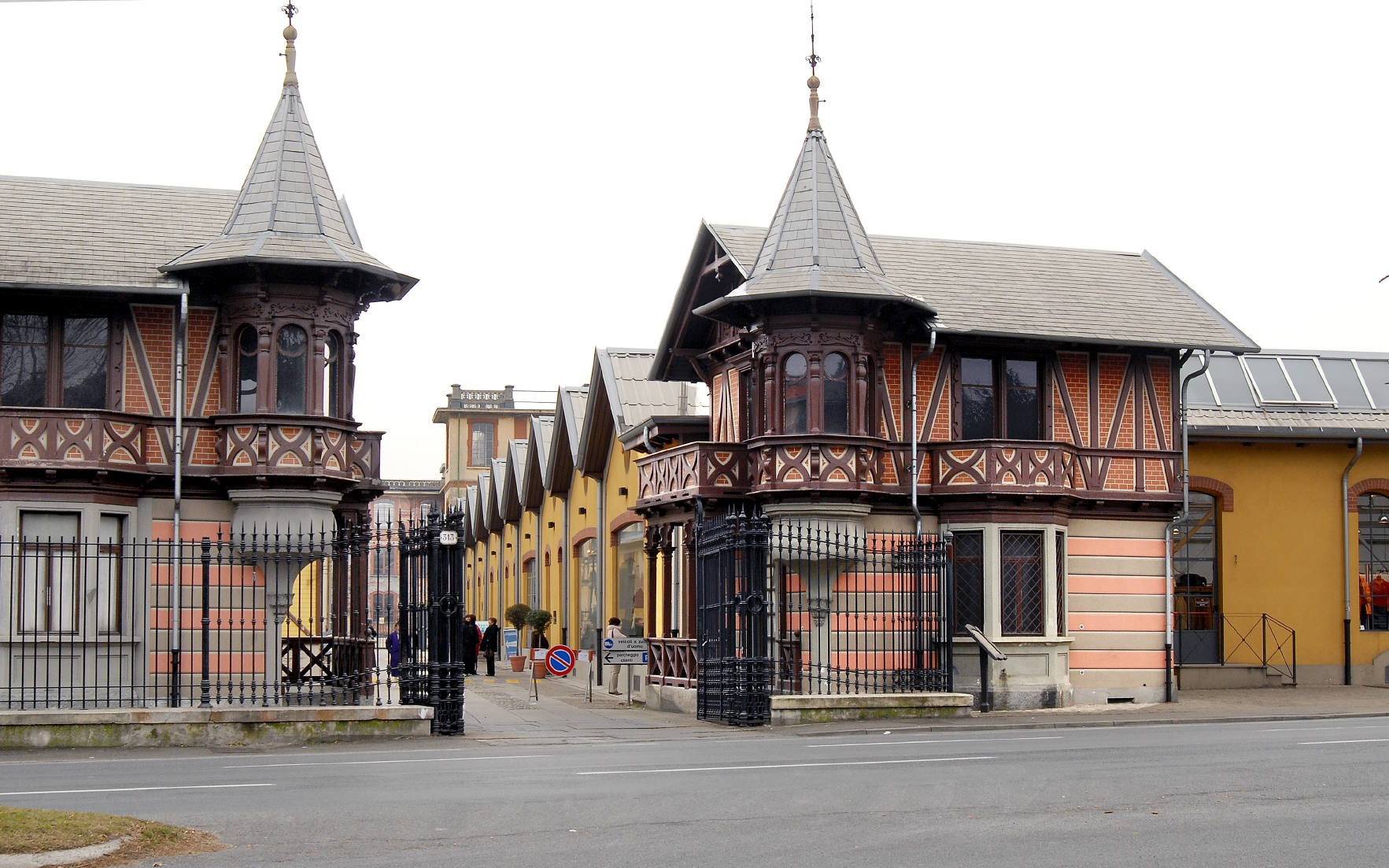 Alla Scoperta del Villaggio Leumann