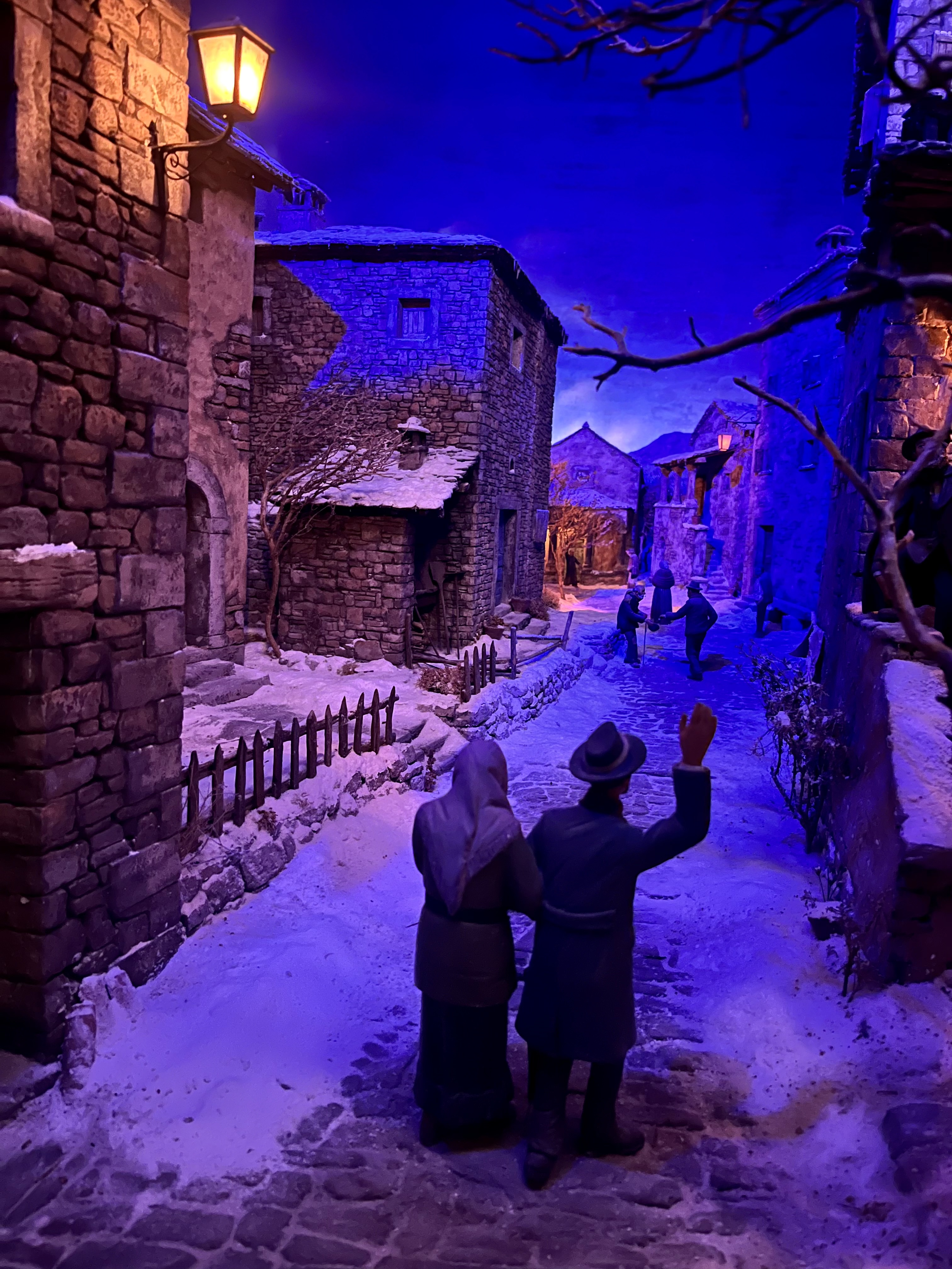 La Magia del Natale a Lume di Candela: Presepi, Segreti e Tradizioni Dimenticate